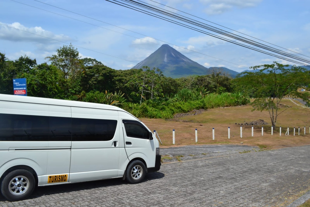 Private Transfer Service – San José ⇄ La Fortuna
